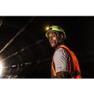 MILWAUKEE Wiederaufladbare Stirnlampe für BOLT Helm L4 BOLTHL-301 (1 x 3,0 Ah Akku + USB-Ladekabel)