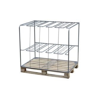 Präsentationswand für Gartengeräte auf Palette