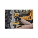 DEWALT Akku-Schlagschrauber 18 V 1/2" 812 Nm ohne Kohlebürsten (2 x 5,0 Ah Akku + Ladegerät + TSTAK)